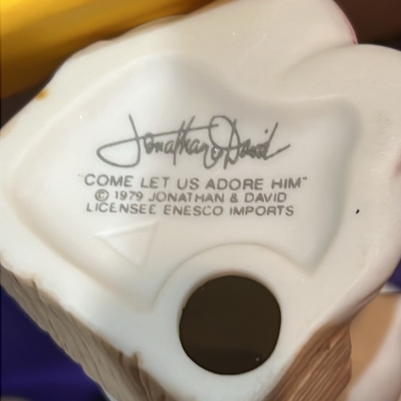 Precious Moments Come Let Us Adore Him Nativity Set - Picture 3 of 7